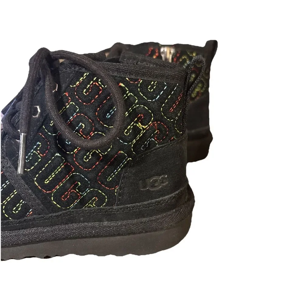 UGG Boots Toddler Size 11 Black Neumel Logo Embroidered Chukka Side Zip 1116170T